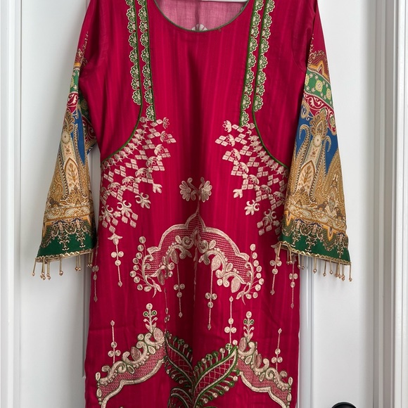 Pakistani branded embroidered 3 piece - Picture 9 of 9